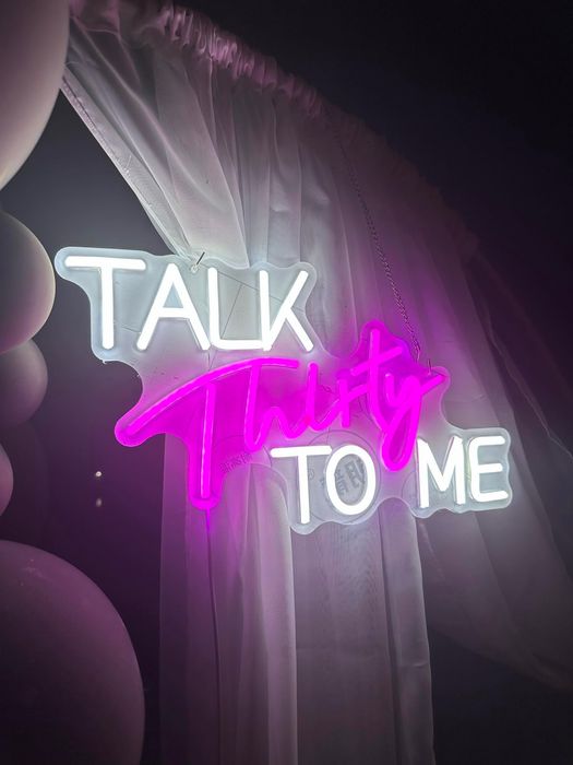 Неонов знак Talk Thirty to me