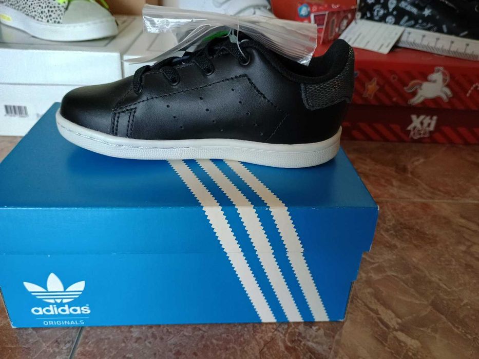 Оригинални детски обувки Adidas
