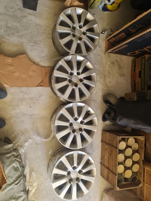 Оригинални Джанти R16 5x114,3 от Хонда Сивик .