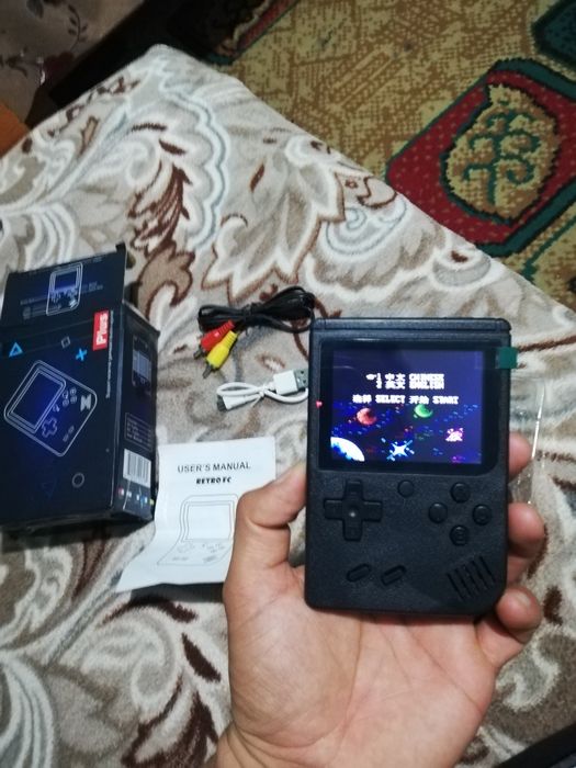 Consola retro cu jocuri