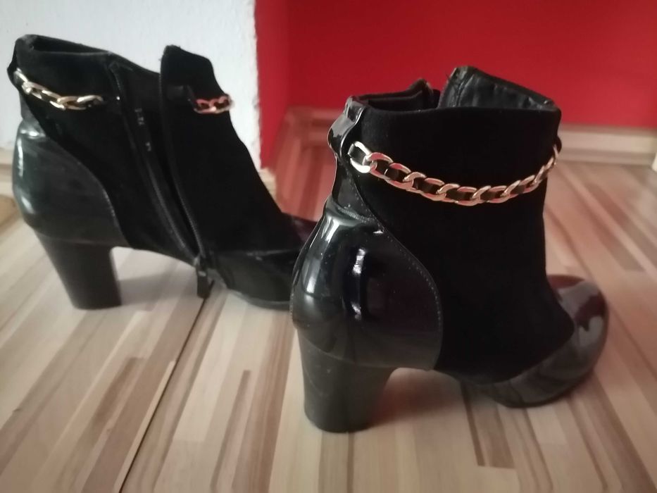 Vand Pantofi sí cizme