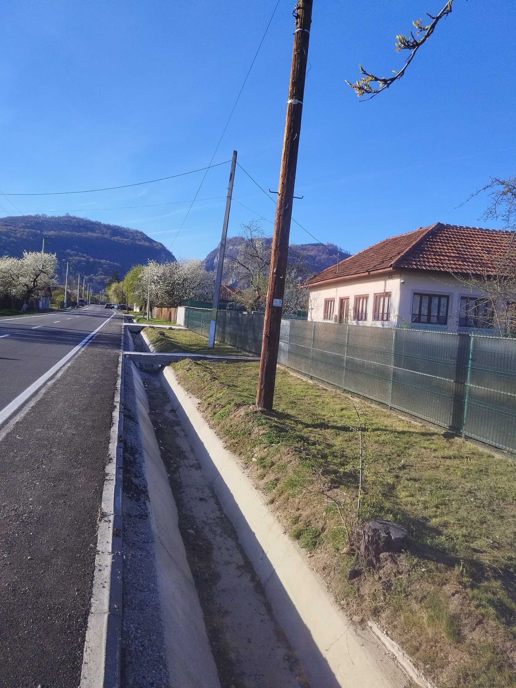 casa + 6000m² teren intravilan in Polovragi/Gorj.