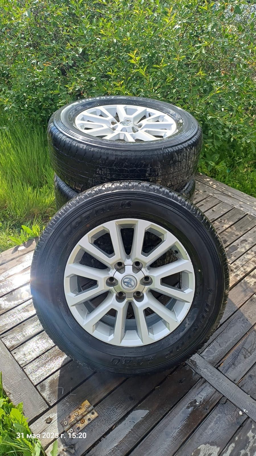 Продам комплект шин DUNLOP с дисками Хайлюкс, Прадо