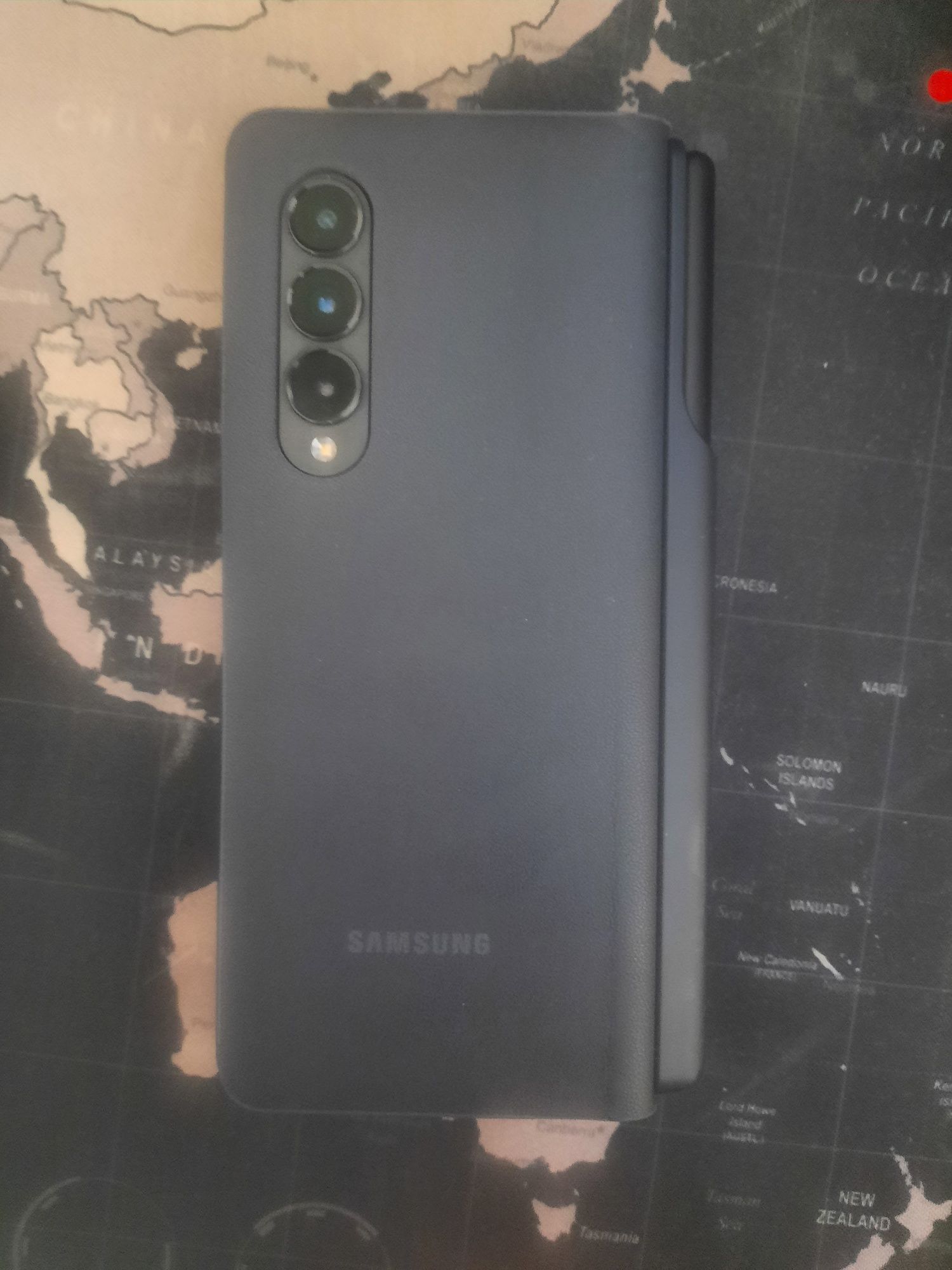 Samsung Fold 3, состояние отличное, новый чехол и карандаш