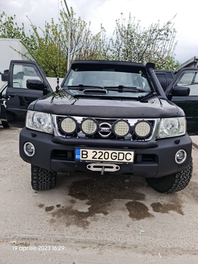 Nissan Patrol 7 locuri