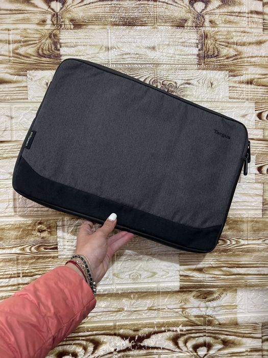 Чанти и калъфи за лаптопи в различни размери