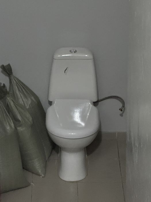 Продам б/у унитаз 2000тг мкр. Шұғыла