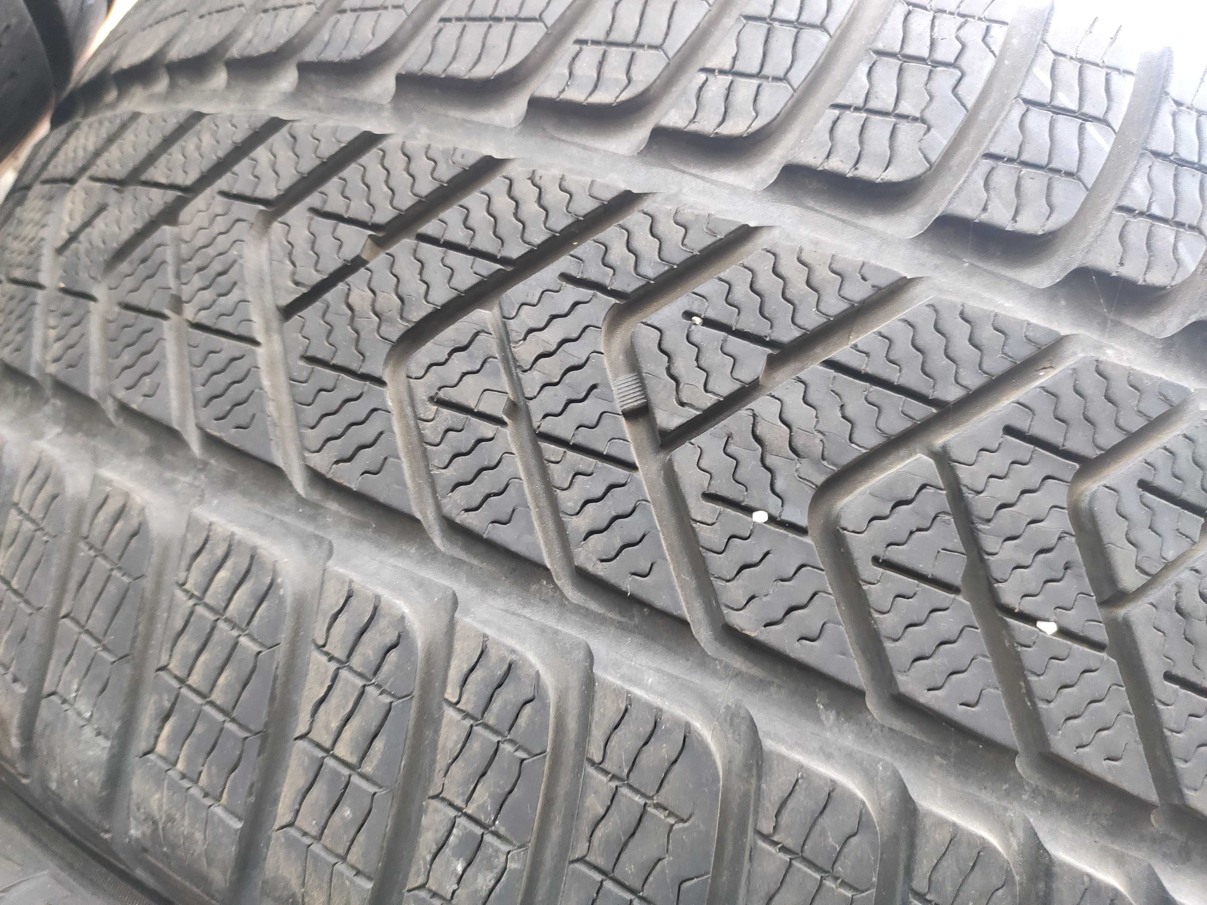 2бр Зимни гуми 265 35 21 - Pirelli