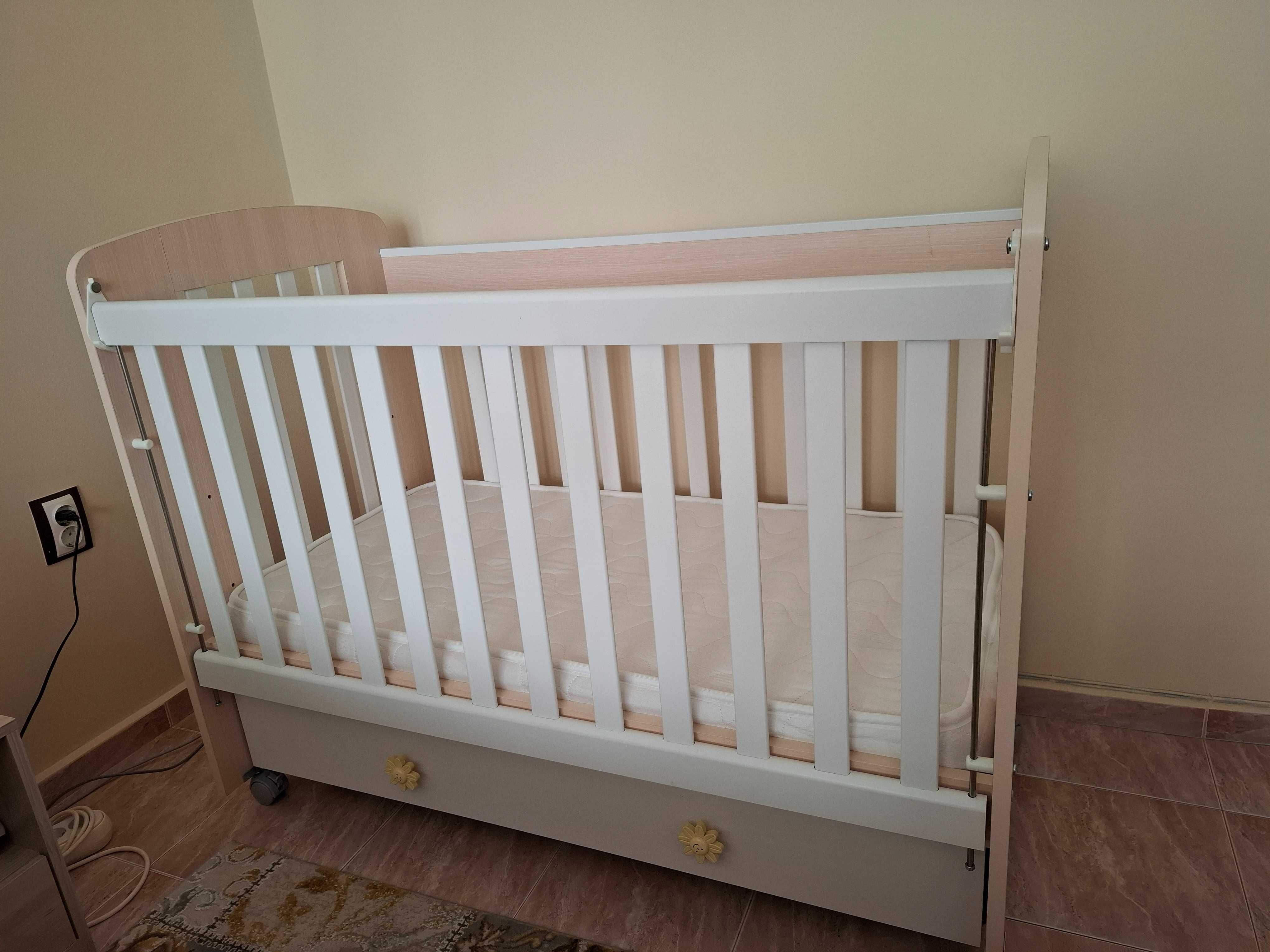Продавам детска кошара-легло с размер 120-60 см в отлично състояние.