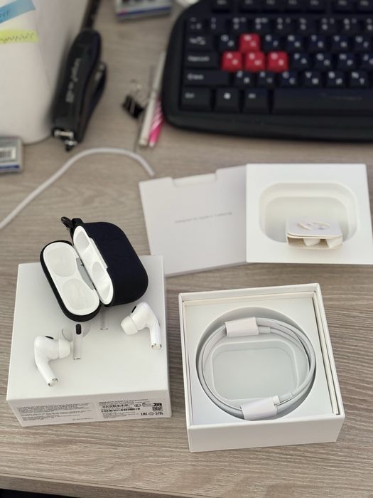 Продам AirPods Pro