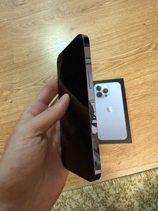 iPhone 13 pro 256 GB Sierra Blue+ 12 huse + 1 folie pentru camere