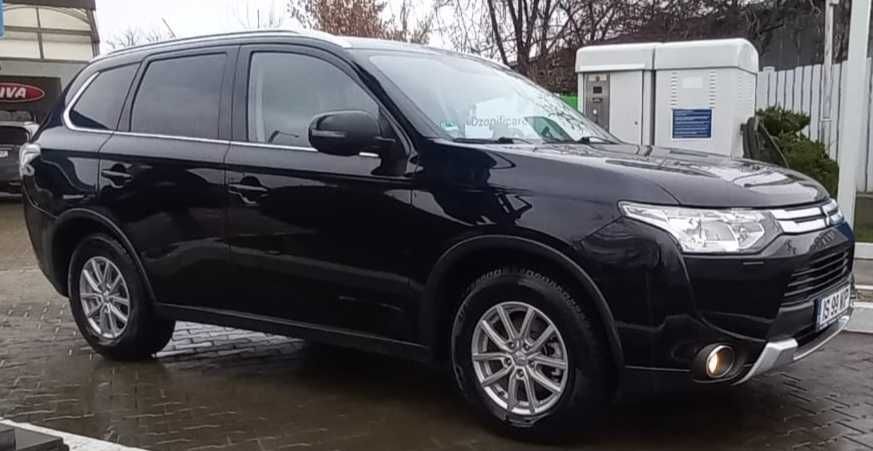 MITSUBISHI OUTLANDER 2014 -  7 LOCURI - Stare foarte buna!