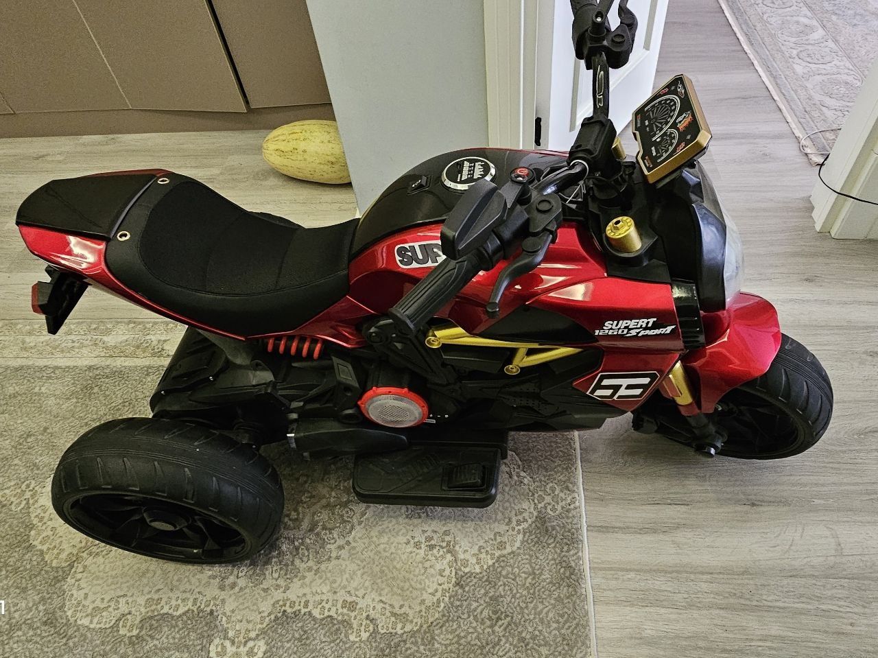 Yosh bolalar Elektr motosikli