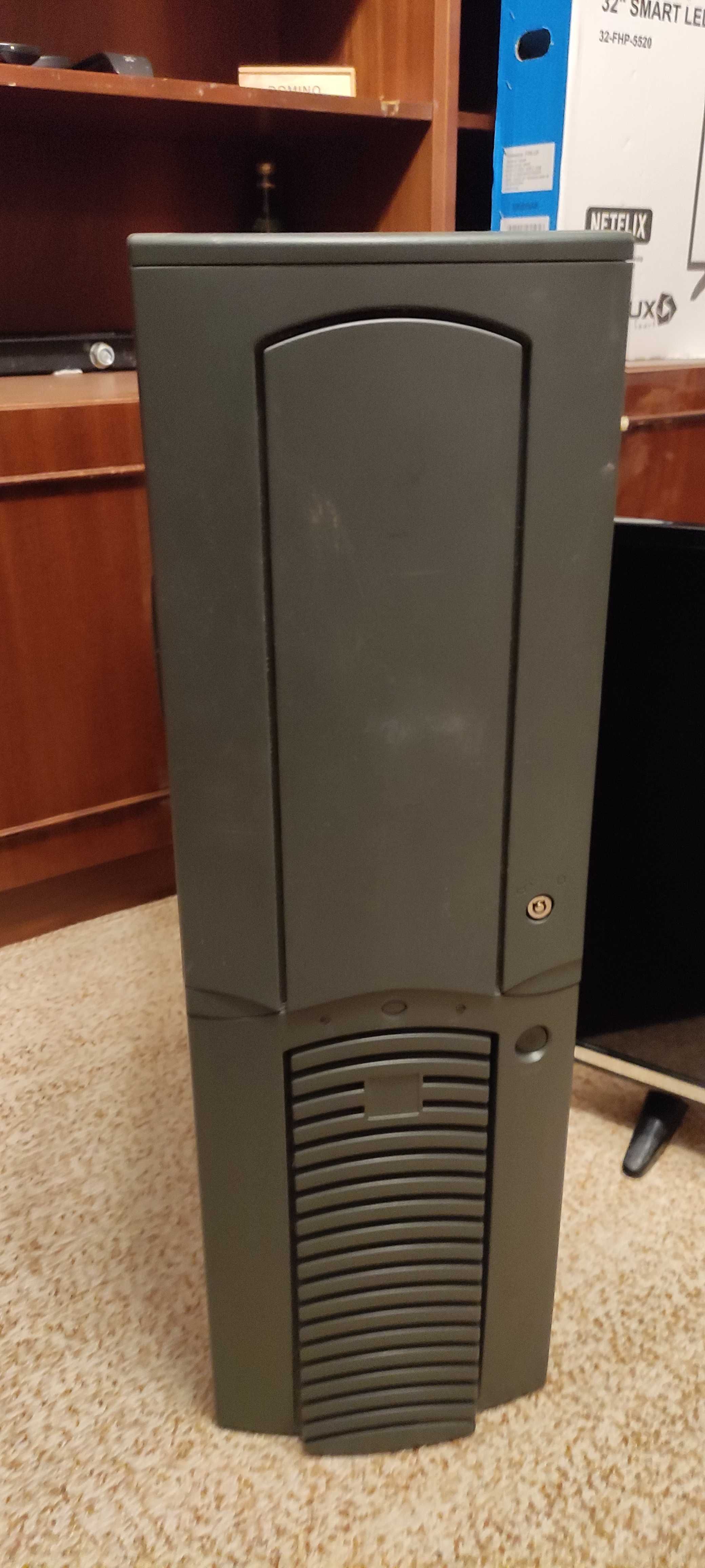 Сървър и компютър HP