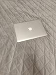 macbook pro 13" i5 2.3ghz, 8gb, 2 cicluri, incarcator