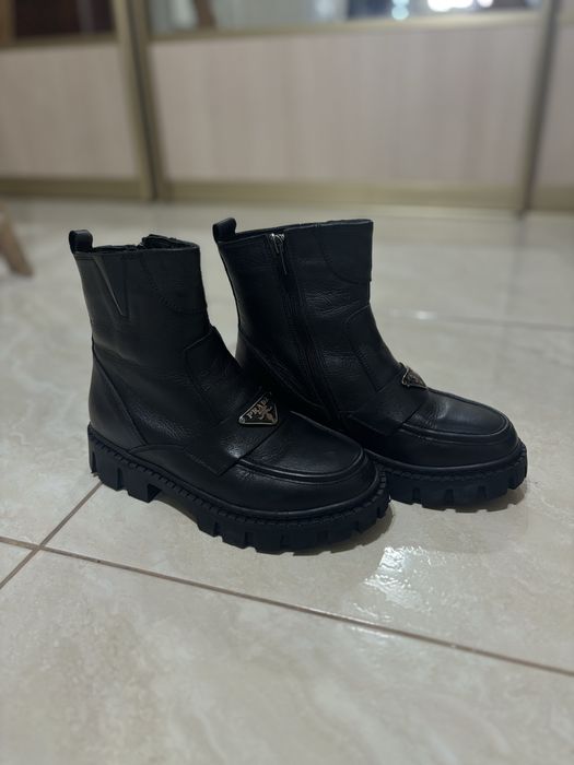 Зимние сапоги.