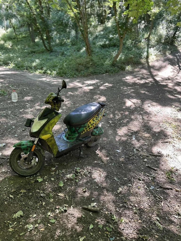 Vând scuter kymco 49cc 4T