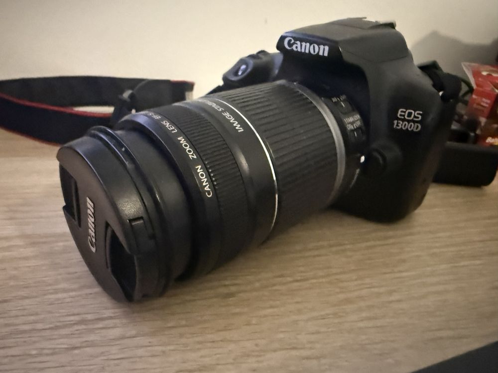 Canon Eos 1300D + Obiectiv EFS 55-250 IS