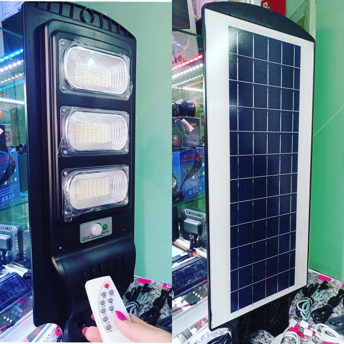 Прожектор светодиодный на солнечной батарее