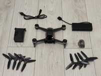DJI FPV- дрон с батерия и хъб за зареждане