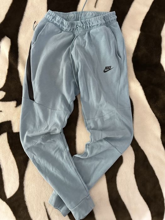 Nike Tech Fleece v1 old season baby blue