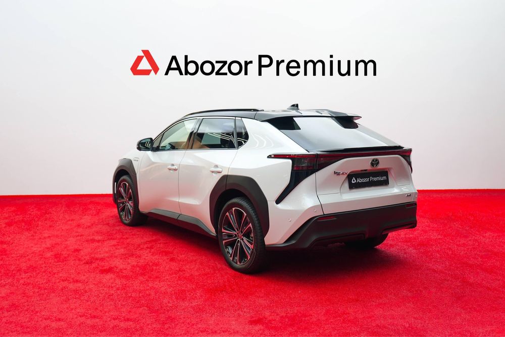 Toyota BZ4X ( Made in Japan )