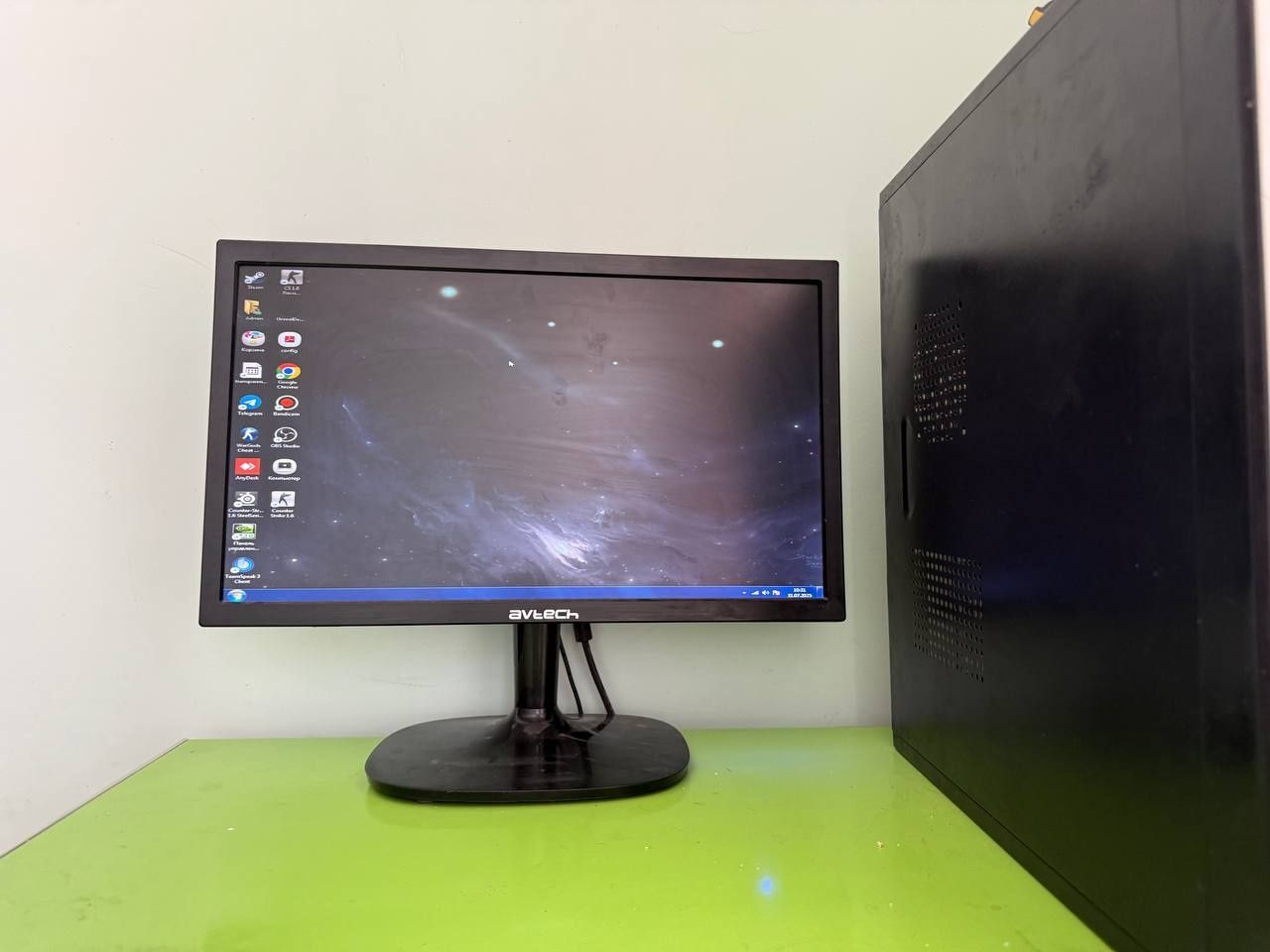 AVTECH 19 dyum 75hz