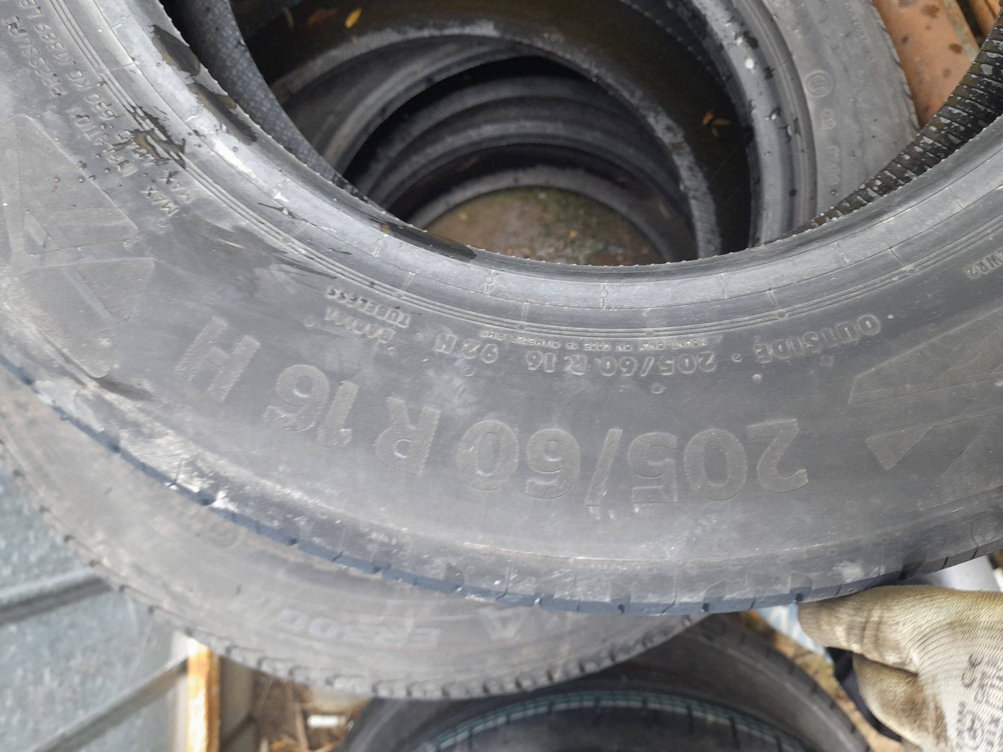 Cauciucuri vara 2 bucati noi 205.60 r16  continental
