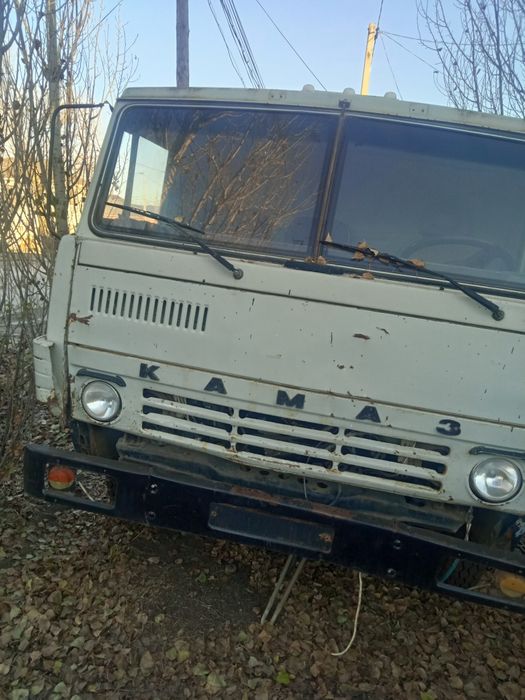 Продам КамАЗ без двигателя остальные комплект документов порядок шины