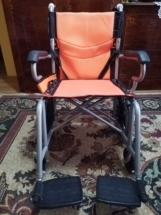 Scan cu rotile aproape nou