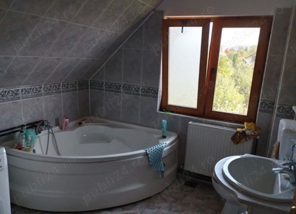 Breaza, casa stil tirolez, zona insorita