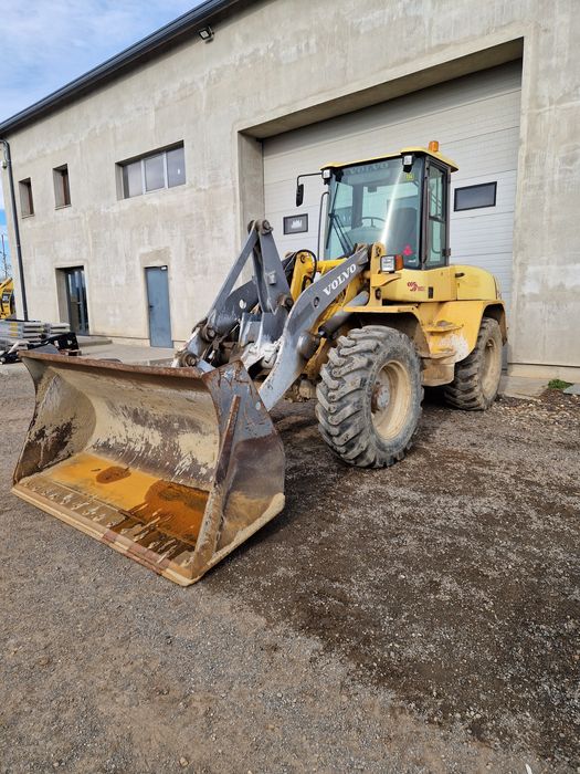 Încărcător frontal