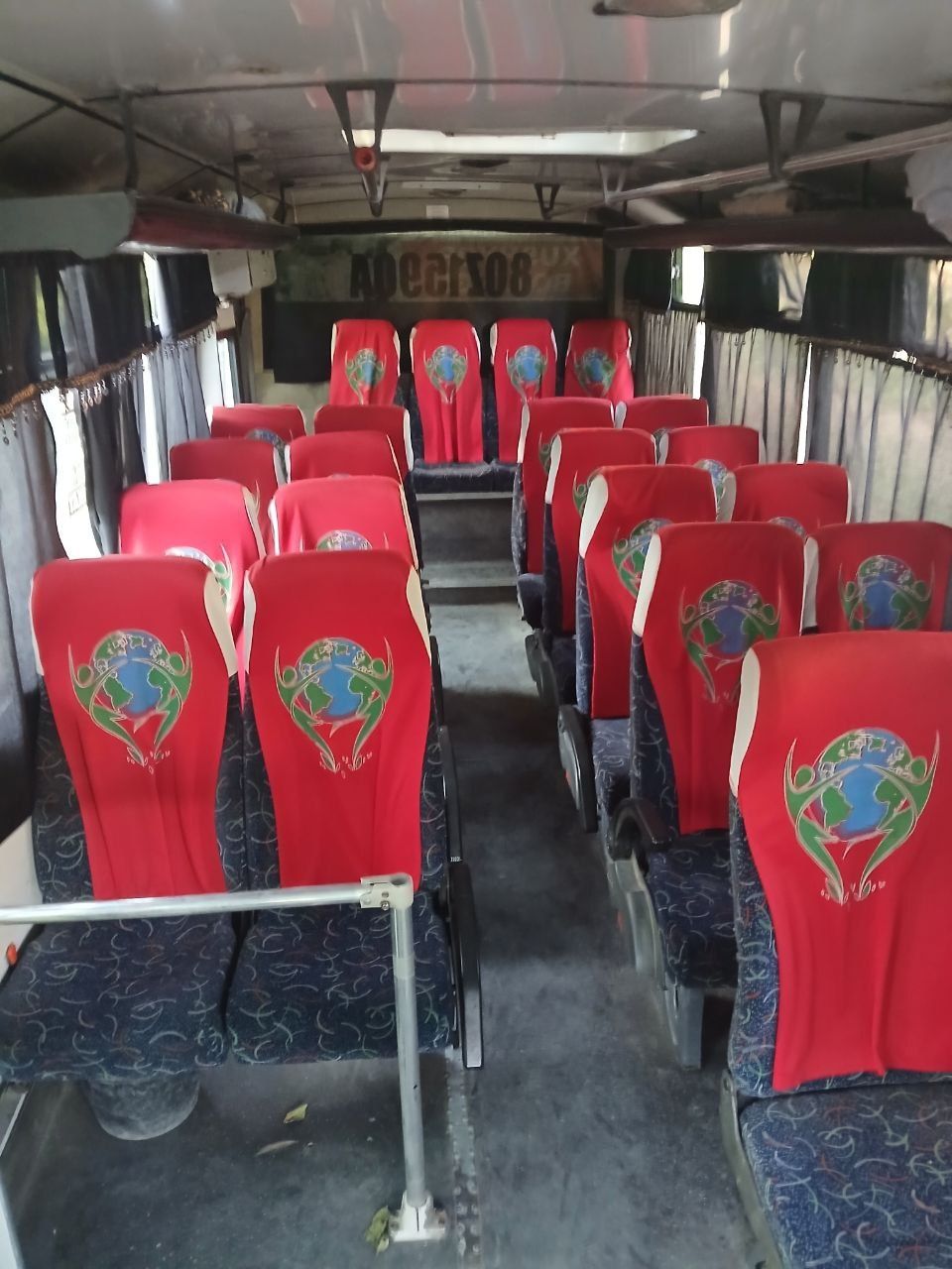 Avtobus Isuzu NP 21