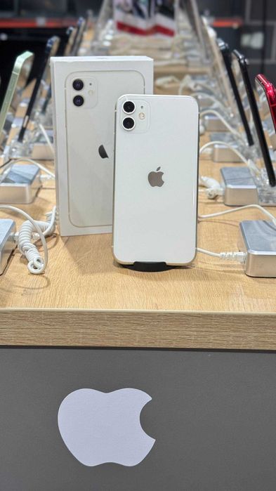 Телефон iPhone 11 64GB / Айфон 11 64ГБ 75%