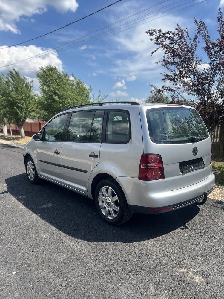 Volkswagen Touran 1.9 Tdi 2010 impecabil