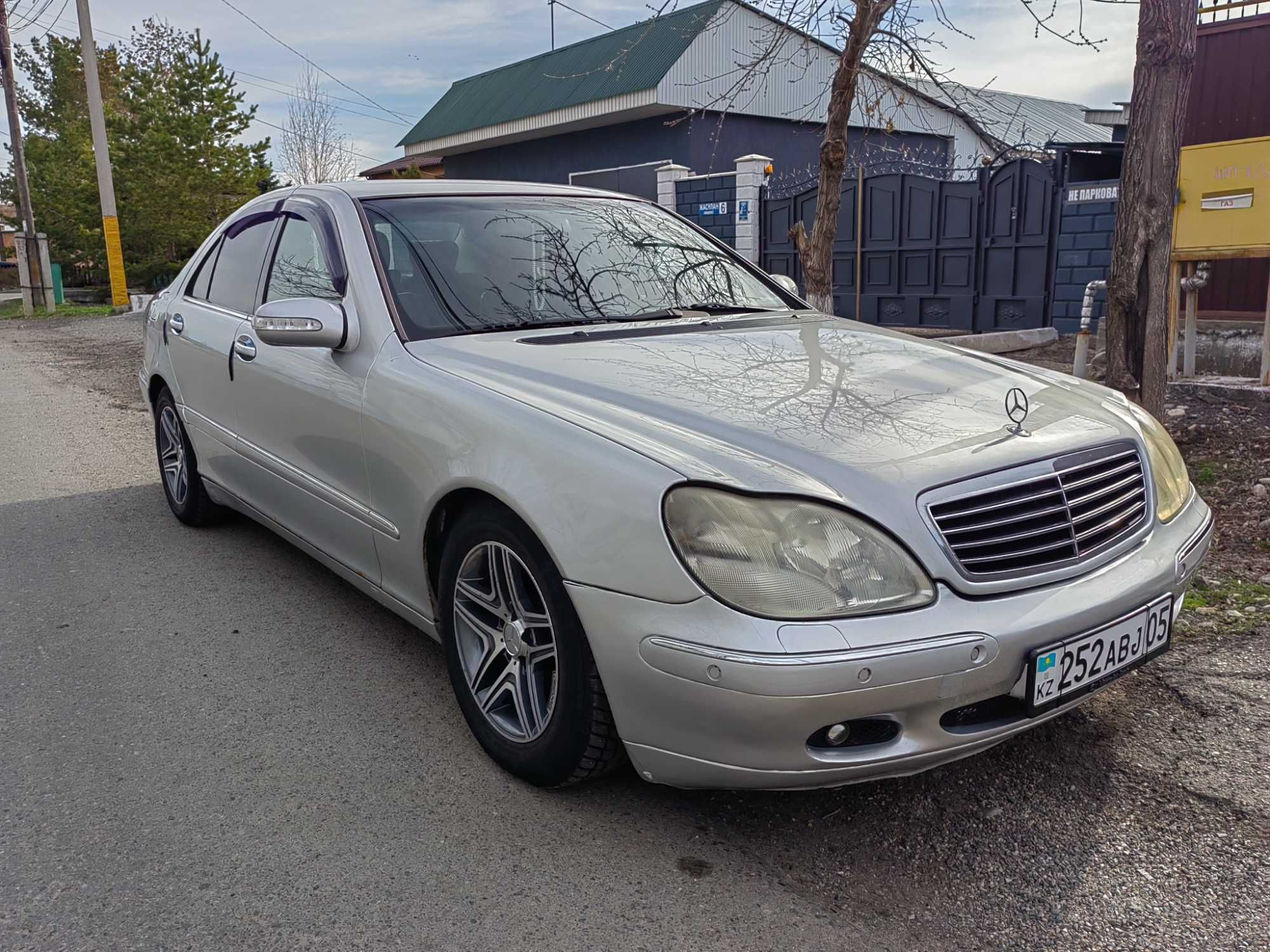 Mercedes Benz S class 320