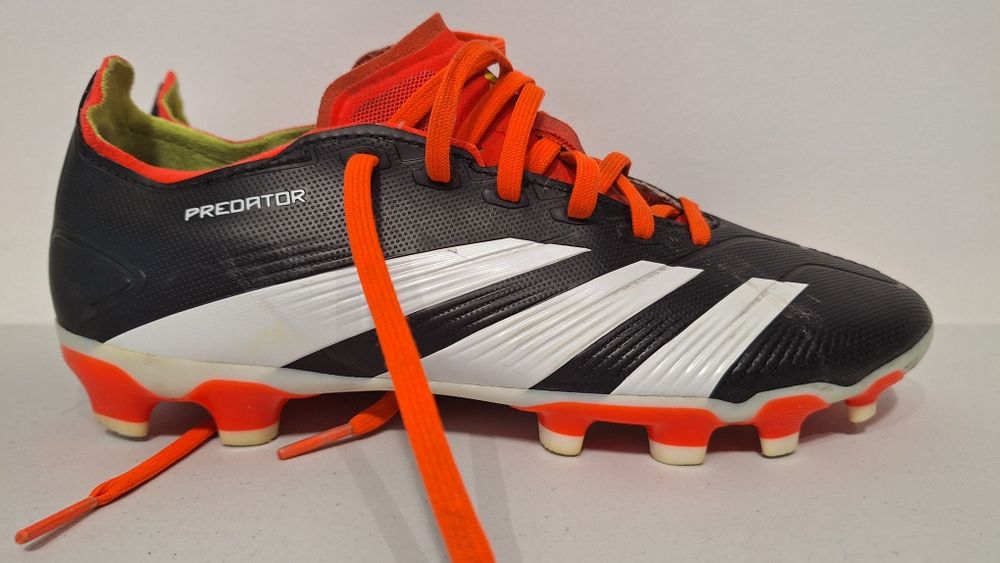 Ghete fotbal adidas predator marimea 40