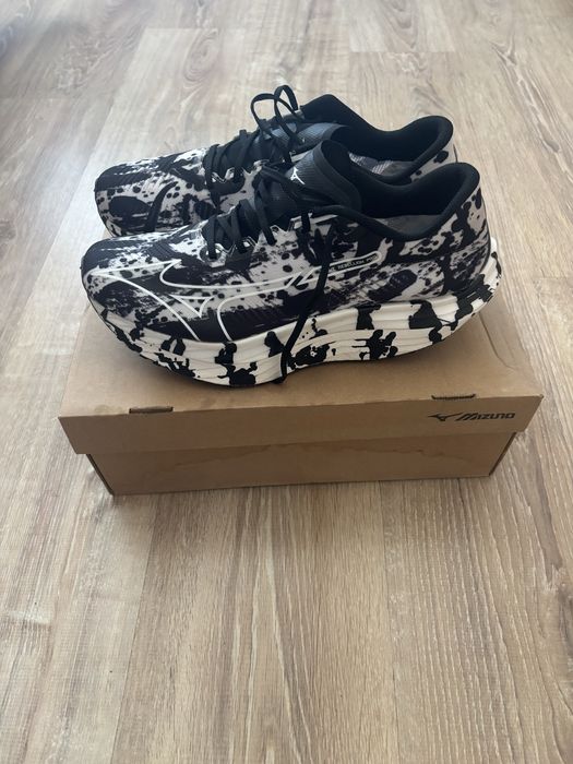 Mizuno Wave Rebellion Pro Kakizome edition