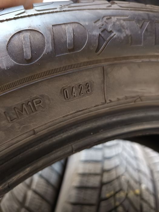 Зимни гуми спорт-пакет Гудиър 235/55 и 255/50 19цола