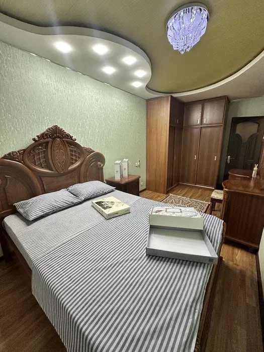 Максим горький метро 3 комнат Буюк ИПАК ЙОЛИ Буз базар сдам в аренду