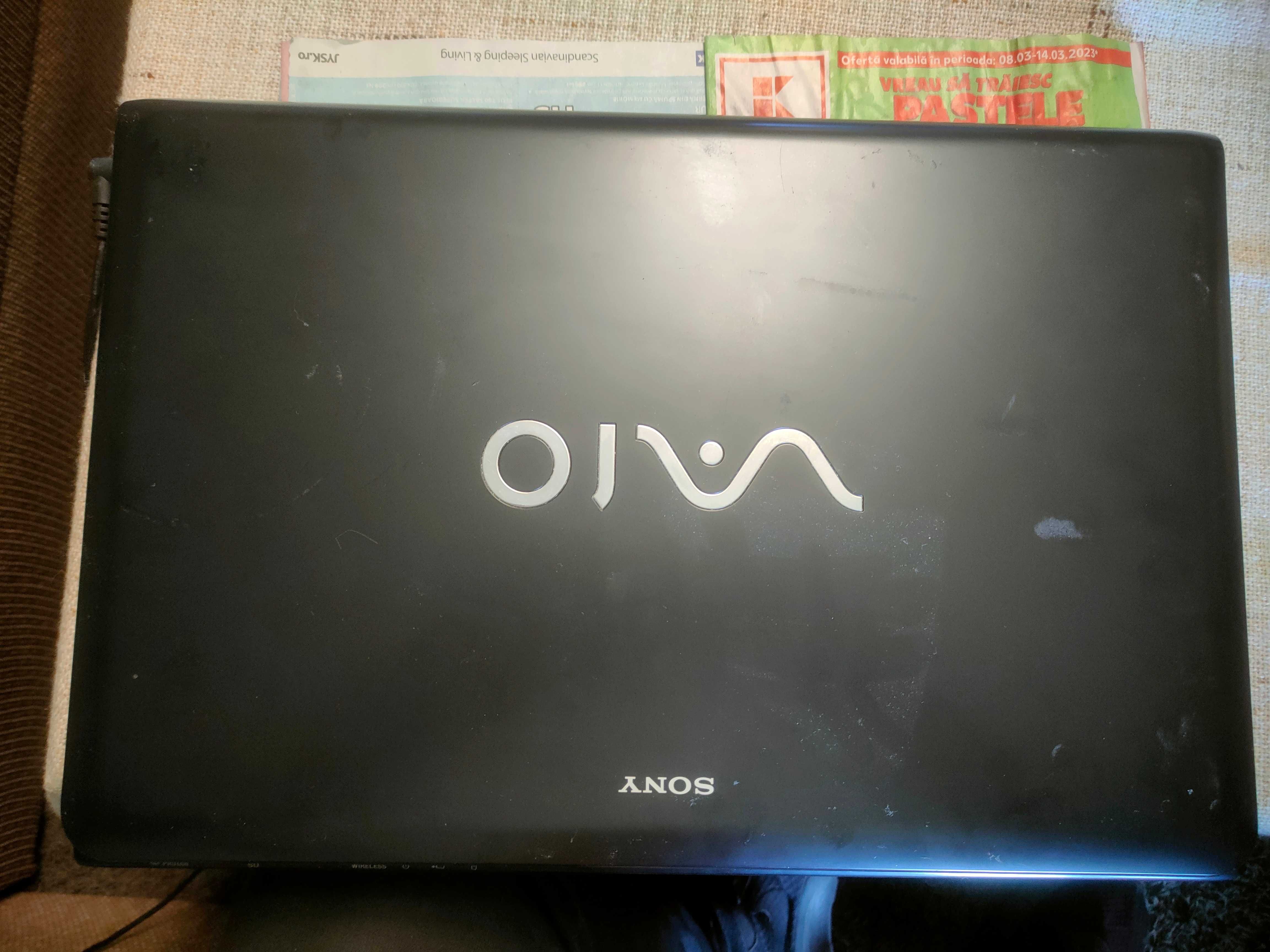 laptop Sony vaio  i3 display 17 inch