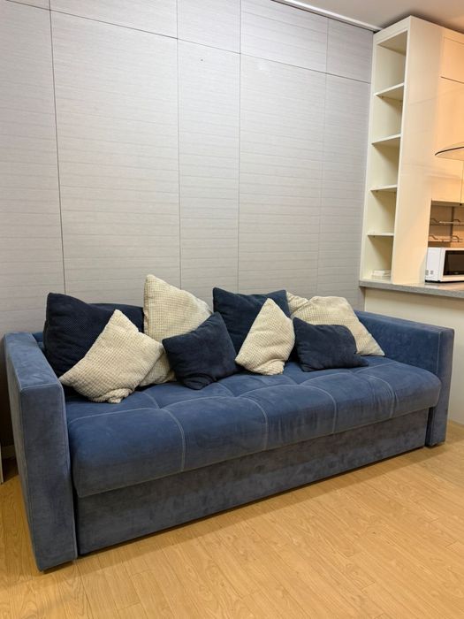 Срочно продам кровать и два дивана