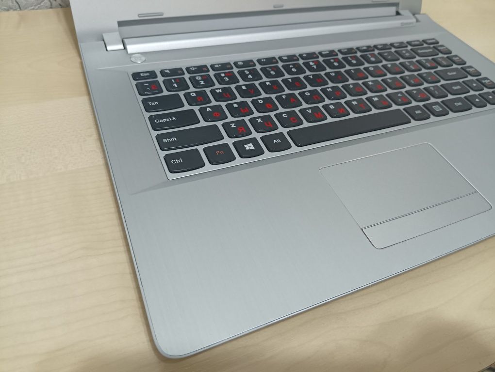 LENOVO Z41-70 14" FullHD/CORE i7-5500U/8GB/256GB SSD/Radeon R7 M360 2G