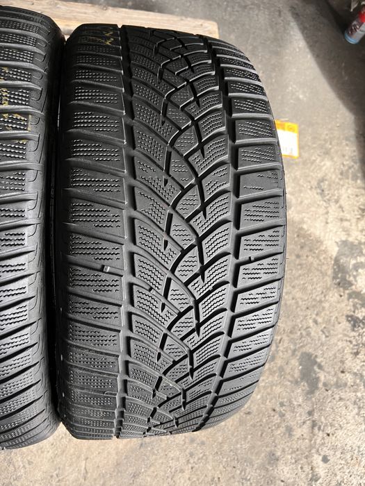 2 anvelope iarna 225/40/18 , GoodYear !