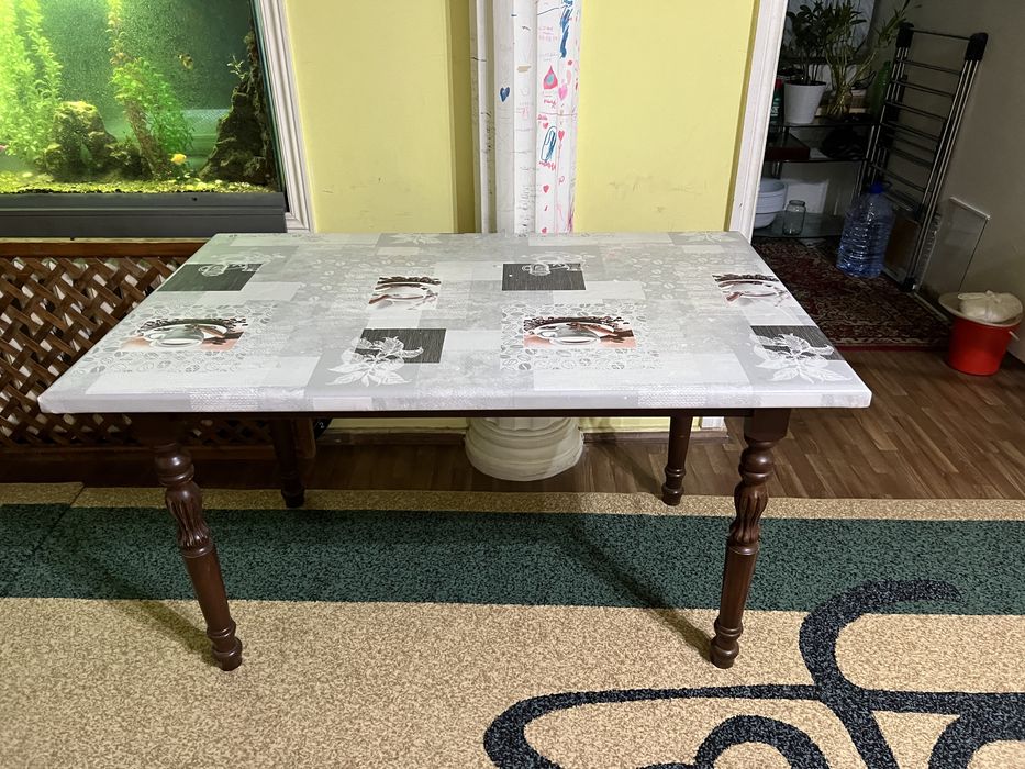 большой кухонный стол