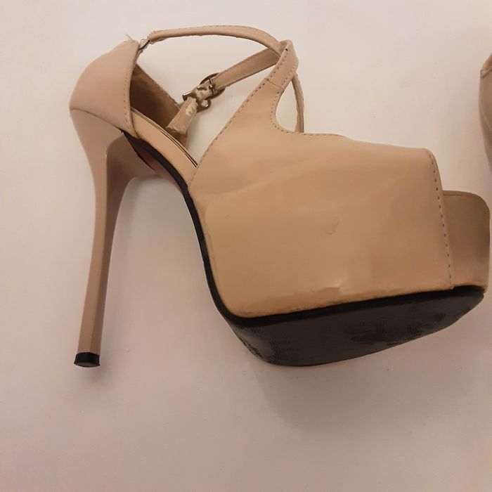 Sandale nr 37 bej lac