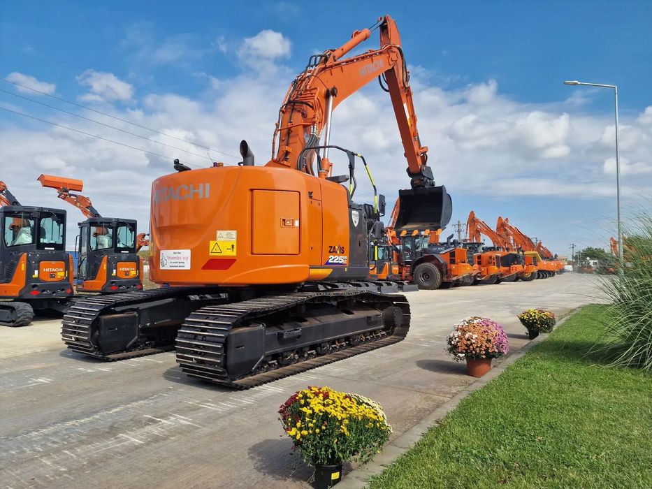 Hitachi ZX225-6, 26,2t, 2021, 2.976h, COMPACT. CUPLA RAPIDA, cupa NOUA, camera spate si laterale, lant 90% ok doar 300h mars, consum mediu 11l/h, ad sapare 7m, motor Isuzu, produs in JAPONIA, revizia efectuata, scaun cu incalzire,CA NOU, PROMOTIE 113.900