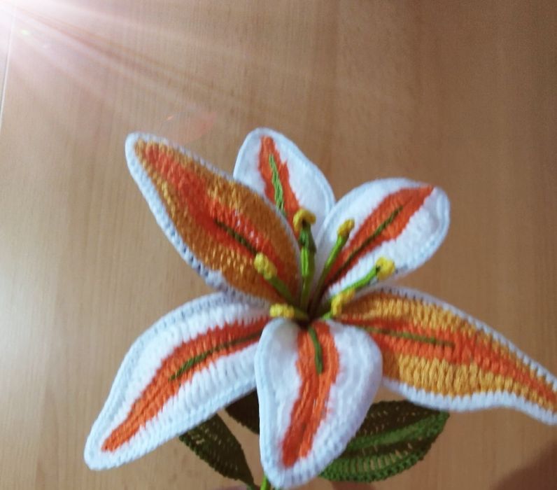 Mărțișoare și flori crosetate