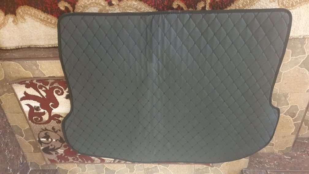 Polik bagajnikga Chery 7 pro/Полик багажник для Чари.