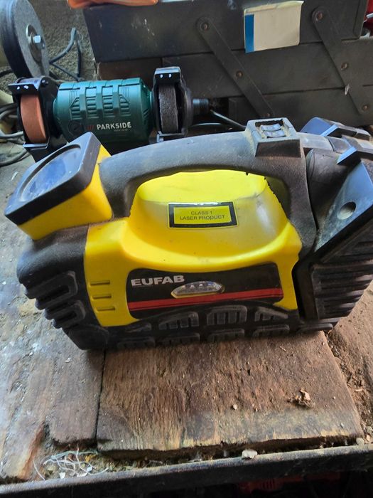 Продавам мини компресор за кола,караван,кемпер или джип.